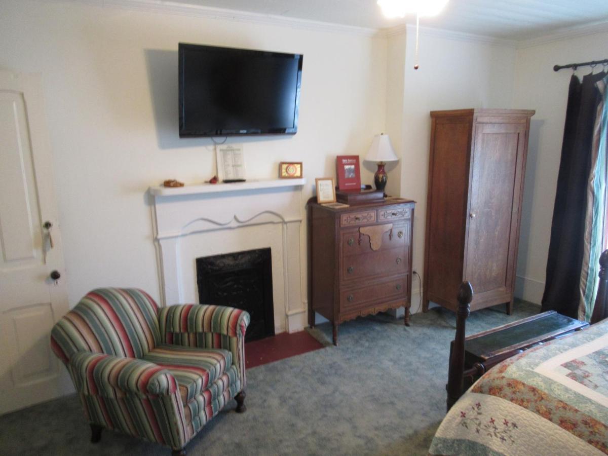 Carrier Houses Bed & Breakfast Rutherfordton Eksteriør billede