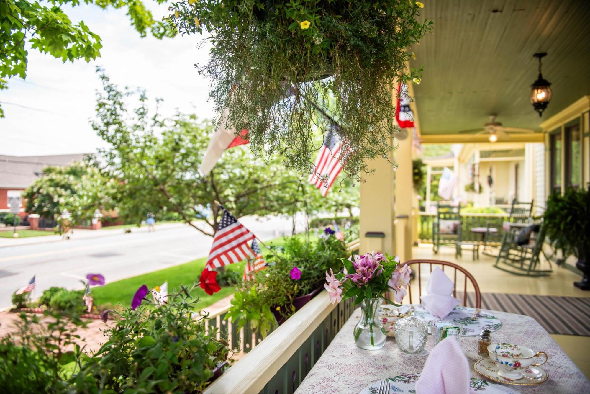 Carrier Houses Bed & Breakfast Rutherfordton Eksteriør billede