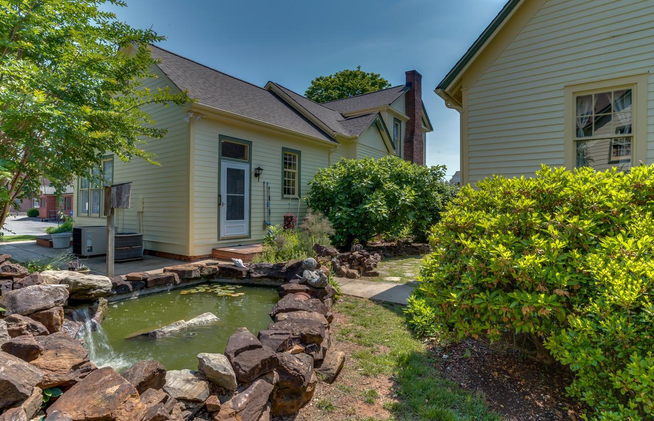 Carrier Houses Bed & Breakfast Rutherfordton Eksteriør billede